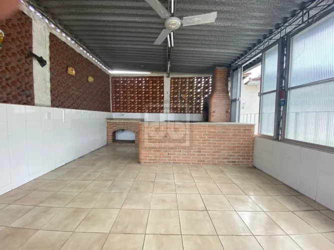 Ilha do Governador - Cocotá - Casa Linear - Quintal - Área de lazer - Edícula ( 2 Quartos)