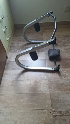 Vendo aparelho para abdominal, usado, sem colchonete