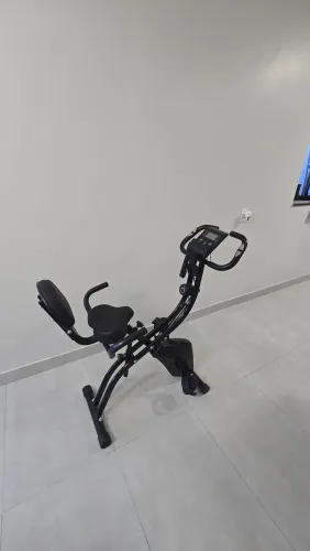 BicicletBicicleta Ergométrica Horizontal Seminova - Excelente Estadoa Ergome