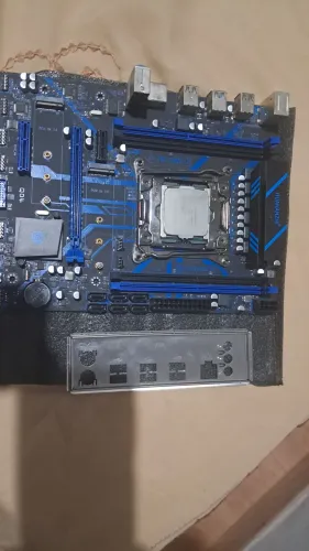 Placa mãe Huananzhi x99 + processador 2667 v4