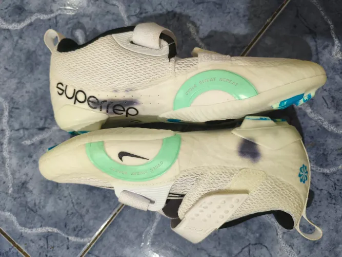 Sapatilha Nike pra bicicleta Speed tamanho 36 nova (nunca usada)