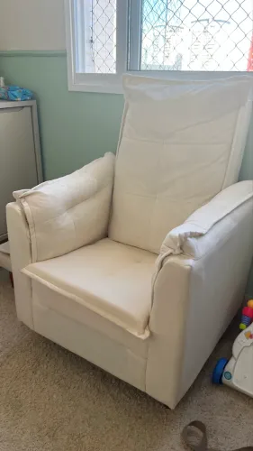 VENDO POLTRONA AMAMENTAÇÃO
