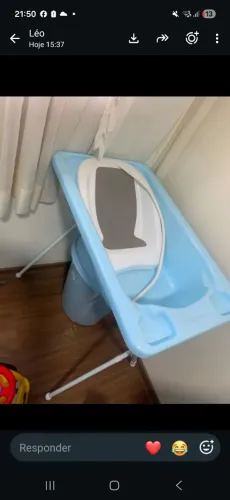 Vendendo somente o suporte e o encosto da banheira sem.uso