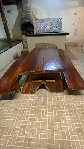 Mesa rústica de Jacarandá 