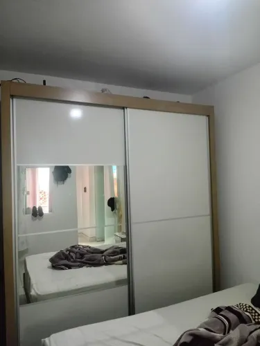 Vendo guarda roupa casal