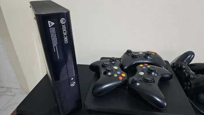 Xbox 360 com 3 controles