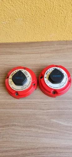 Duas Chaves Geral Seletora P/Bateria 250amps/350amps 4 Posições Perko 850 (Lancha)