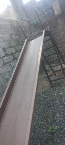 Escorregador de ferro 