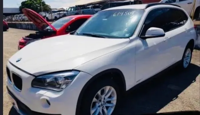 Sucata para retirada de peças BMW X1 2.0 2015