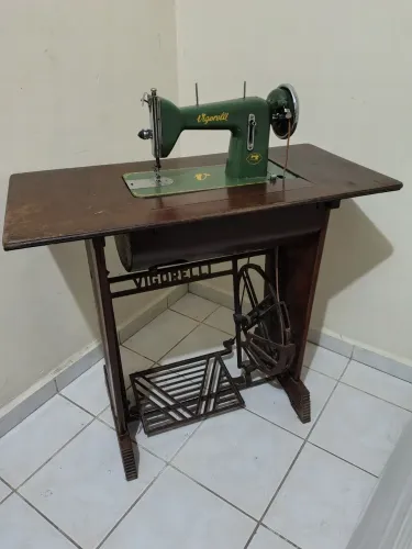 Máquina de Costura Vigorelli Pedal * No Estado* LEIA A DESCRIÇÃO DO ANÚNCIO 