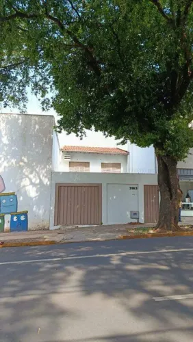 Sobrado para Aluguel no Centro de Campo Grande (2 quartos, 1 suíte)  123 m²