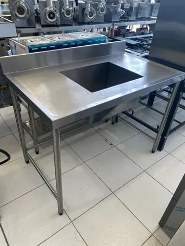 Mesa em aço inox com Cuba - Matheus