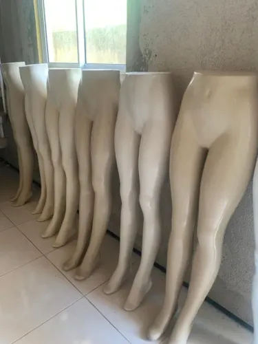 MANEQUIM   CALÇA  /  VENDE -SE