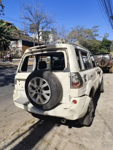Sucata para venda de  Peças da Pajero Tr4 2.0 2012/15motor,caixa de marcha.