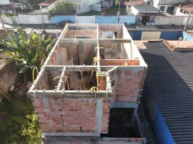 pedreiro construtor da fundação ao acabamento .orcamentos  zap  *