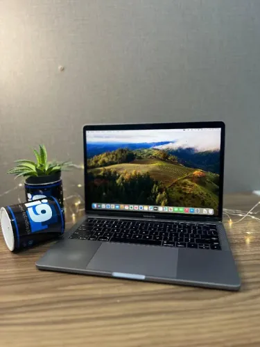 Macbook Pro 2019 Touch ID / Touch Bar Model A1989 Intel core i5 2.4GHz 8GB 500GB ssd
