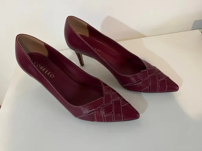 Scarpin Corello novinho lindo 36 vinho 