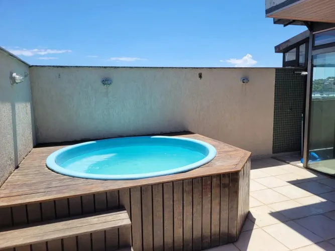 Excelente Cobertura Linear em Pendotiba - Niterói