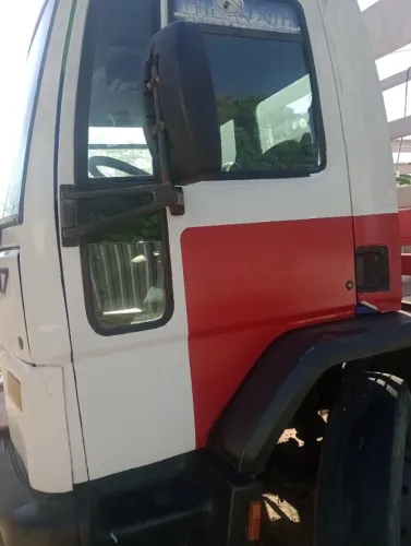 Caminhão Ford cargo 1317