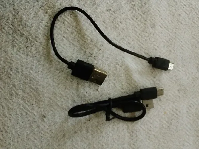 Par de Cabos USB micro pra celular
