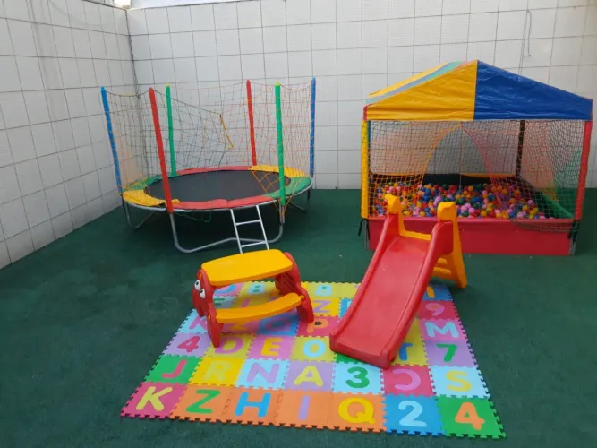 Pula Pula 2.44 / Escorregador / Bolsa Ferragens