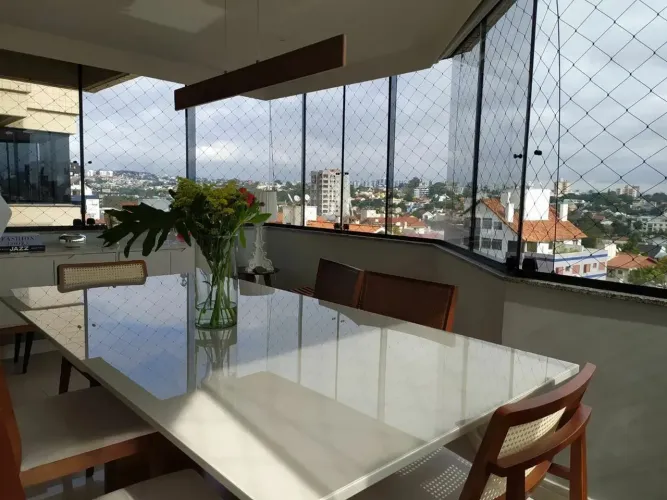 Apartamento em Rua Maestro Salvador Campanella - Jardim Itu - Porto Alegre/RS