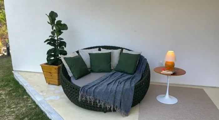 CHAISE DE FIBRA SINTÉTICA P/ ÁREA EXTERNA