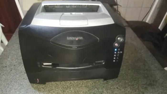 Impressora monocromática laser lexmark E230 impressões perfeitas 127 volts