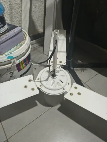 Ventilador de teto com defeito 