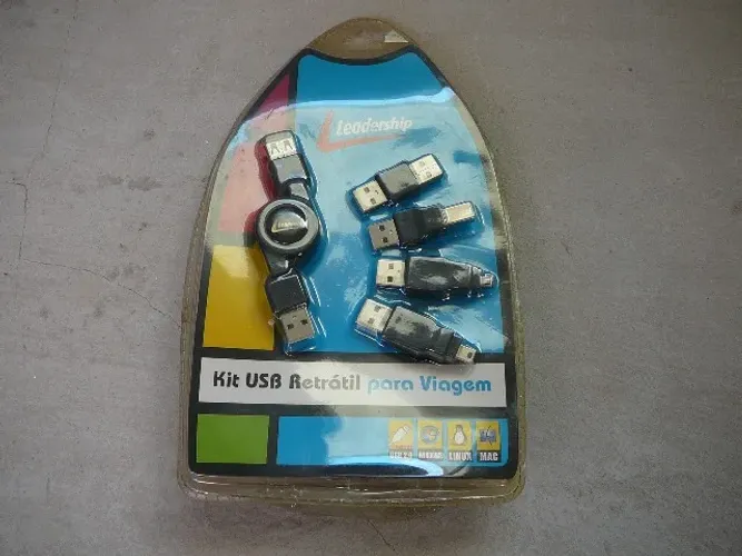 Kit conectores USB retrátil - para viagem - Leadership
