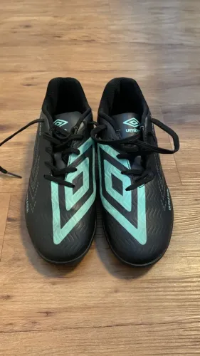 Chuteira Umbro Ultraskin