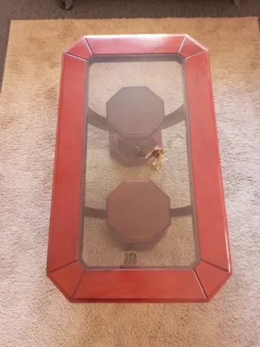 mesa de centro madeira com vidro ( nao trocamos )