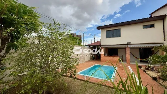 Oportunidade, Sobrado com 3 dormitórios à venda, 290 m² por R$ 680.000 - Rio Madeira - Por