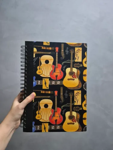 Caderno capa dura pauta musical