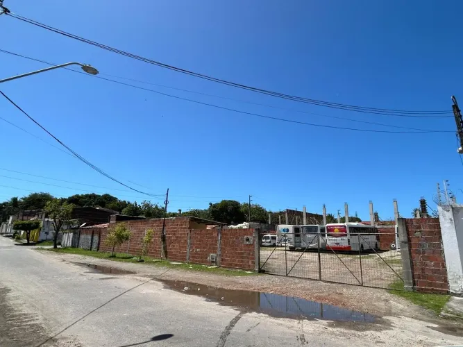 Terreno à venda, 1870 m² por R$ 1.000.000 - Jardim das Oliveiras - Fortaleza/CE