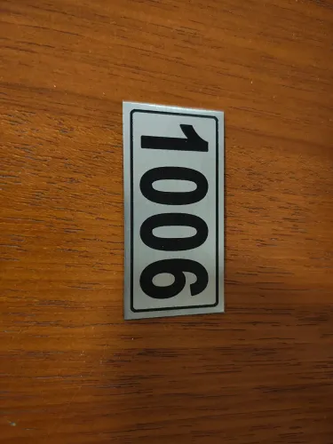 Placa de identificação 1006