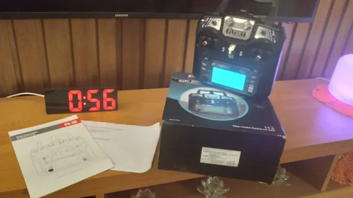 Radio Controle remoto Flysky FS-i6 10CH  com receptor 