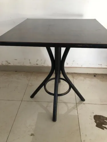 Mesa quadrada madeira 70 x 70cm