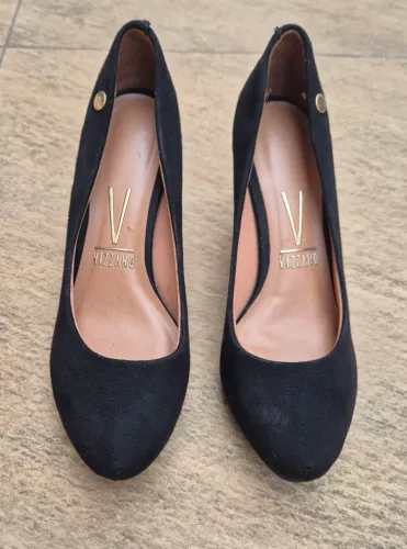 Scarpin preto vizzano camurça, tamanho 36