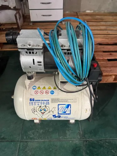 Compressor Odontológico Fiac 30l Bivolt