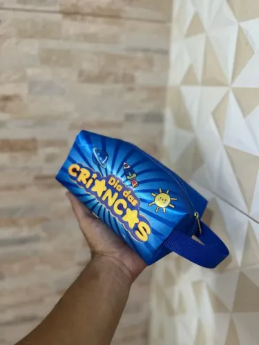 Estojos para os dia das criancas personalizados com seu logo escolas igrejas 
