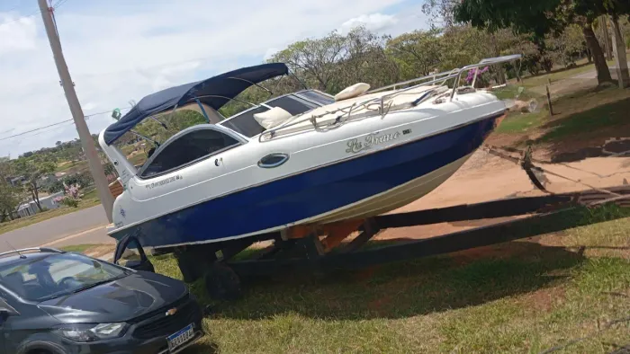 Lancha Commodores 230 2010 impecável