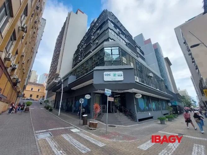Oportunidade! Salas/Conjuntos em Centro - Florianópolis