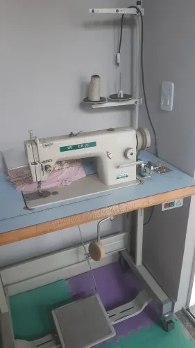 Maquina de costura reta industrial