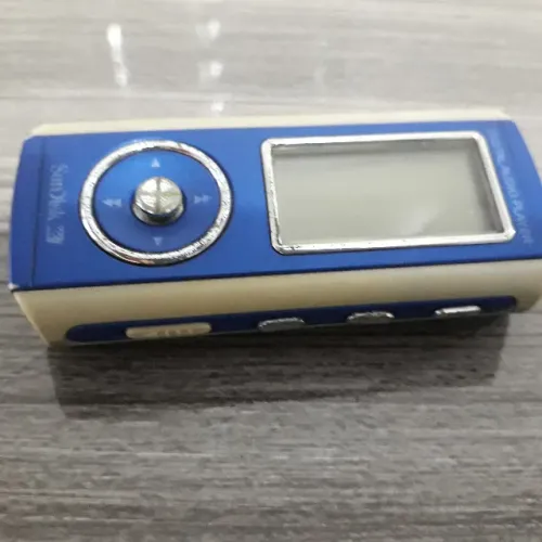Mp3 Player Sandisk Estragado para Coleção Nostalgia Raridade Reaproveitamento de Peças