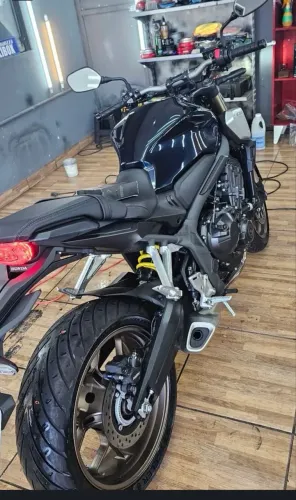 Honda CB650R - super nova 