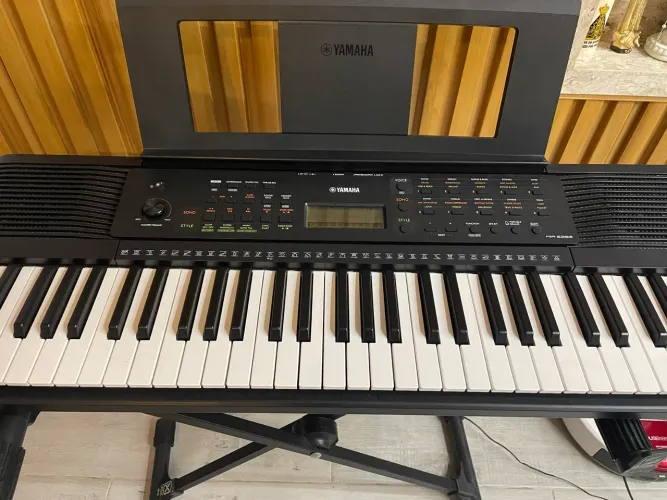 Yamaha PSR-E283 - Perfeito Estado, Pouco Uso