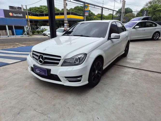 Mercedes-Benz C-200 CGI Avantgarde 1.8 16V 184cv Aut. 2013