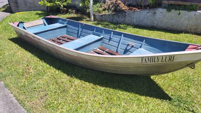 Vende-se Barco de Alumínio + Motor Hidea 4 HP