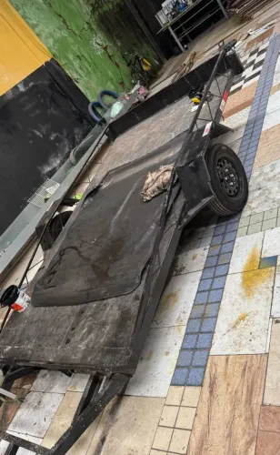 Carretinha reboque seminova